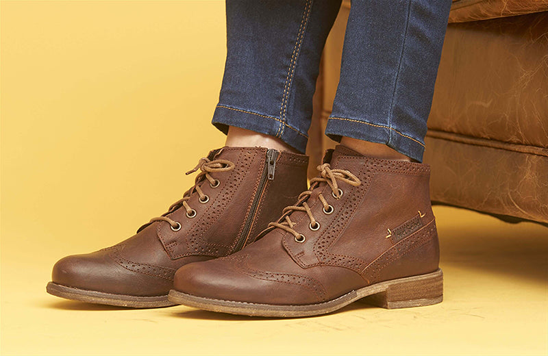 Josef Seibel Sienna74 in Tan with Lace-Up Fastening